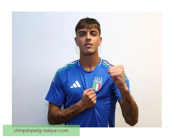 马尔蒂尼成长经历：从青训新星到AC米兰传奇队长卫